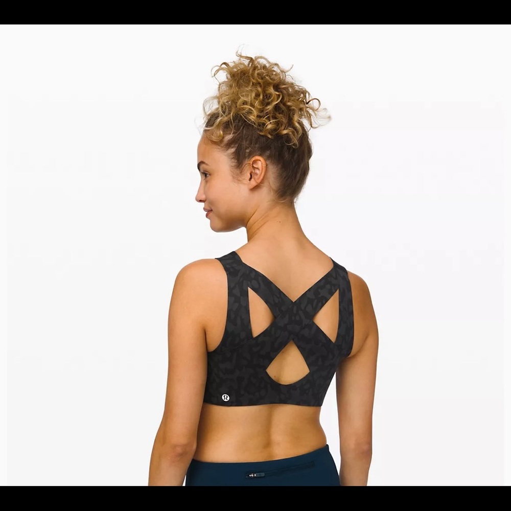Lulu Lemon Enlite bra zip front